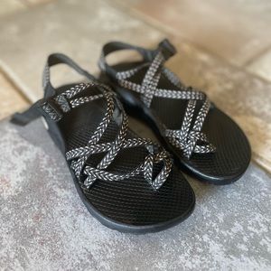 Woman’s chacos size 7